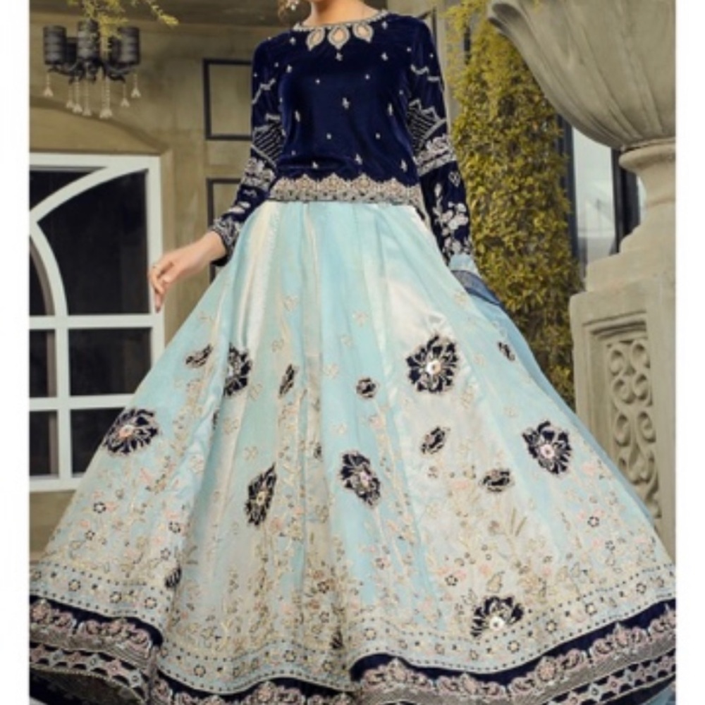 Pakistani branded lehnga - Picture 2 of 7